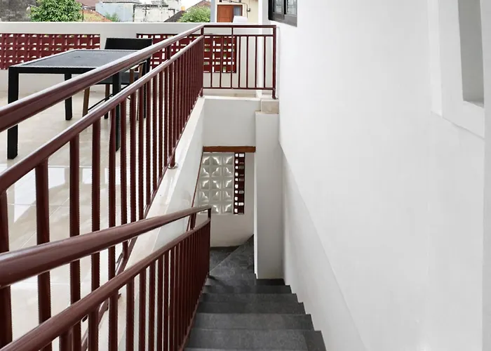 Urbanview Arta Guna Casa 2