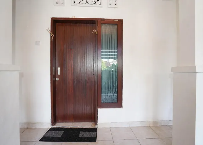 Urbanview Arta Guna Casa 2